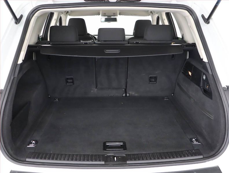 Volkswagen Touareg (2016) 3.0 TDI, 4X4, Automat - fotka 14 z 24