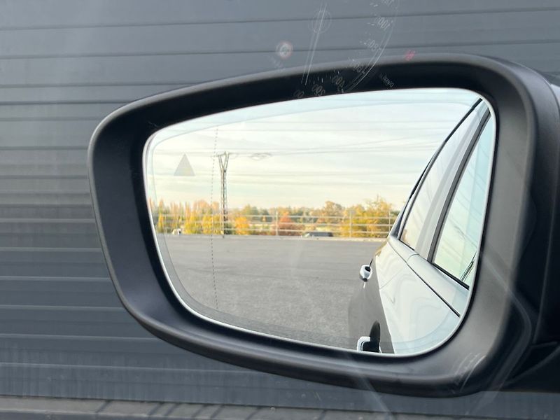 BMW Řada 3 318d-SPORT-LINE 360 KAMERA - fotka 44 z 48