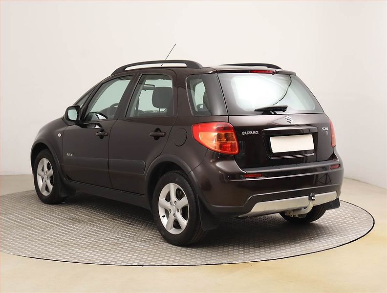 Suzuki SX4 (2014) 1.6 VVT, ČR,1.maj - fotka 4 z 18