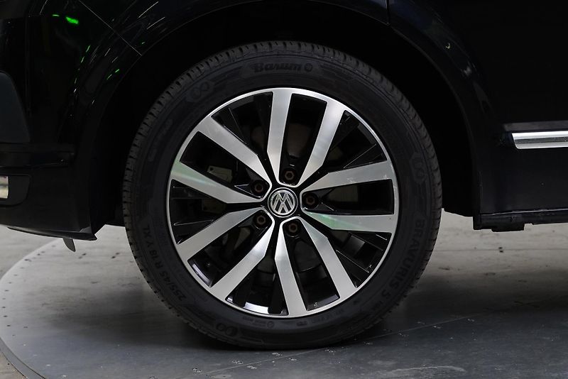 Volkswagen Multivan - fotka 9 z 26