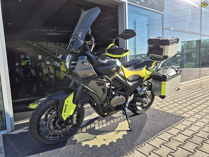 QJ Motor (2025) SVT 650 X (2025) – 1. majitel, - fotka 8 z 20