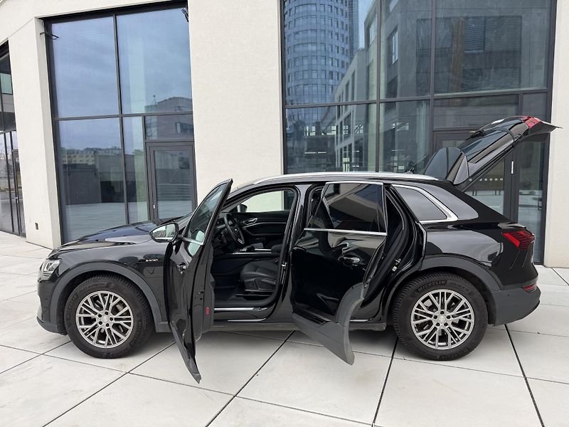 Audi e-tron (2022) 50 QUATTRO BUSSINES 1 Majitel - fotka 41 z 53