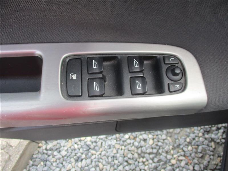 Volvo V50 2,0 D, digiklima, serviska, - fotka 24 z 34