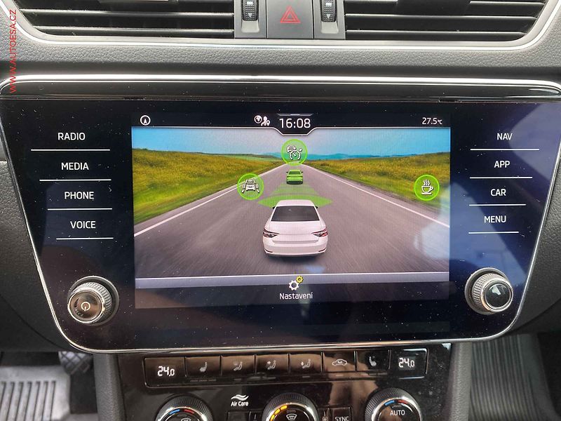 Škoda Superb (2020) 2.0 TDi, 1.maj,ČR, Style - fotka 20 z 20