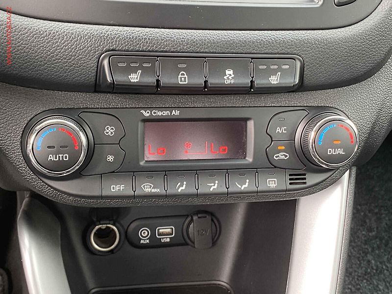 Kia Ceed (2017) 1.6 GDi, AC, navi, kamera - fotka 14 z 18