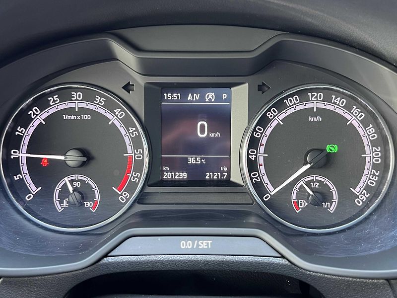 Škoda Octavia FL 1.6 TDi 85 kW TOP STAV - fotka 15 z 20