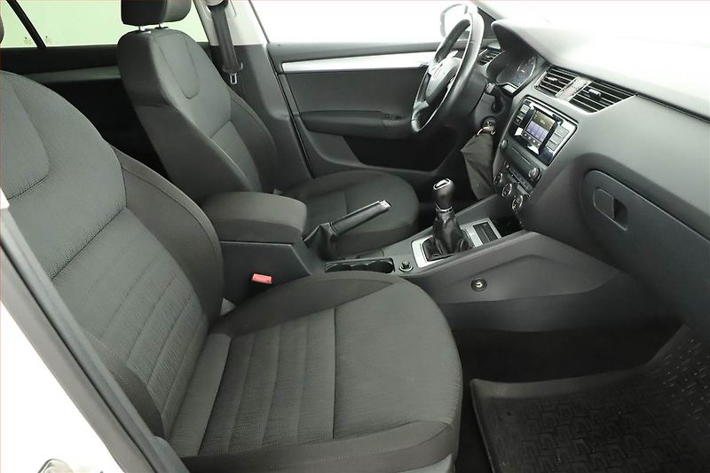 Škoda Octavia (2014) 1.6 TDI, Tempomat - fotka 7 z 18