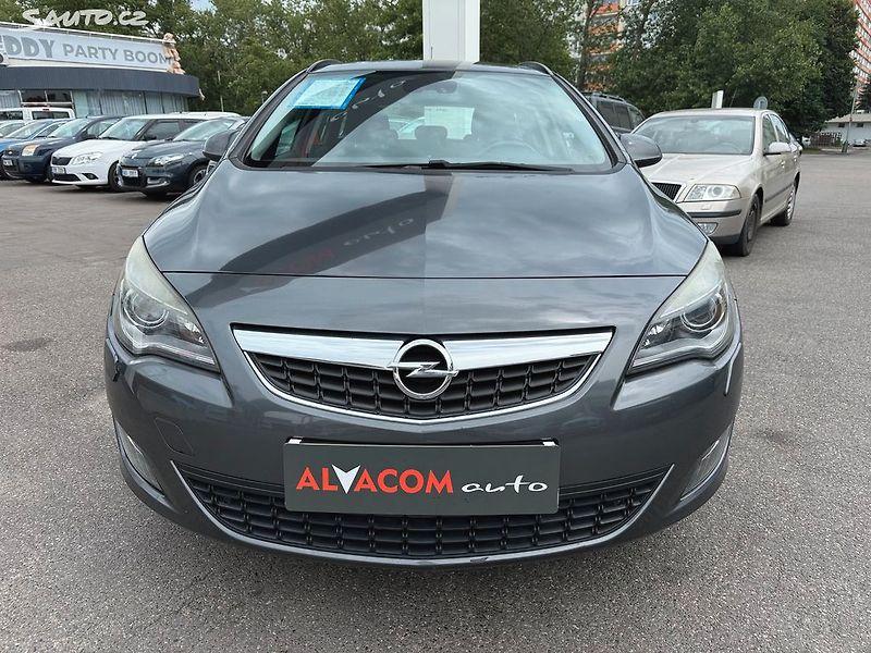 Opel Astra 1.7 CDTi 81kW - fotka 3 z 38