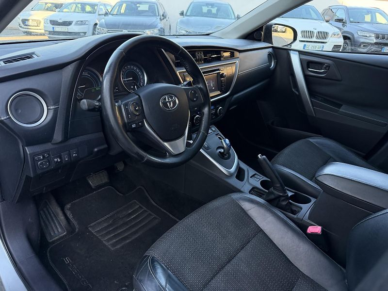 Toyota Auris 1.8l 73kW - fotka 7 z 14