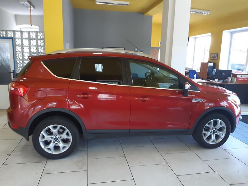 Ford Kuga 2.0 TDCI 4x4 TITANIUM - fotka 7 z 24
