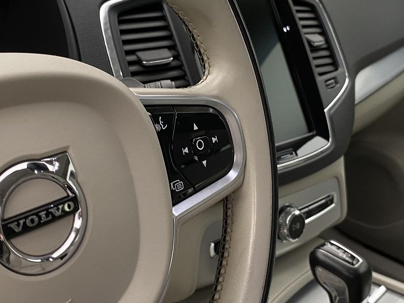 Volvo XC90 D5 AWD MOMENTUM AUT CZ 7míst - fotka 20 z 50
