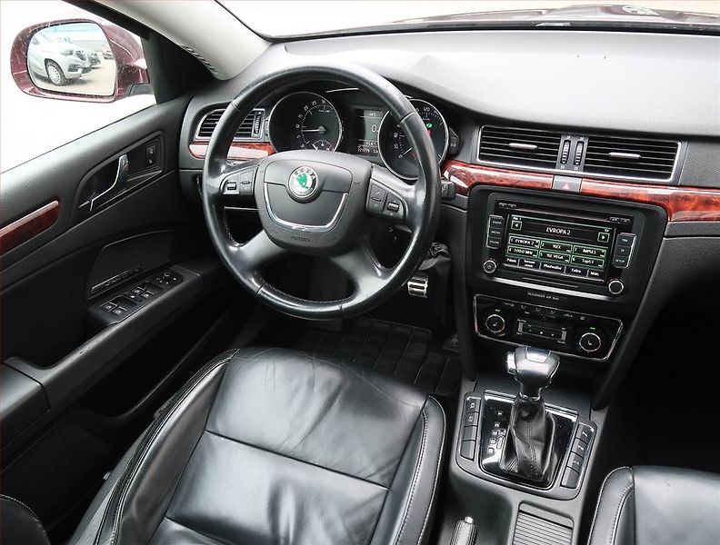 Škoda Superb (2010) Elegance 2.0 TDI, Automat - fotka 7 z 18