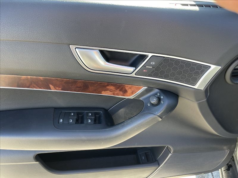 Audi A6 2,0 TDi 103kw Avant Xenon Kůže - fotka 21 z 35