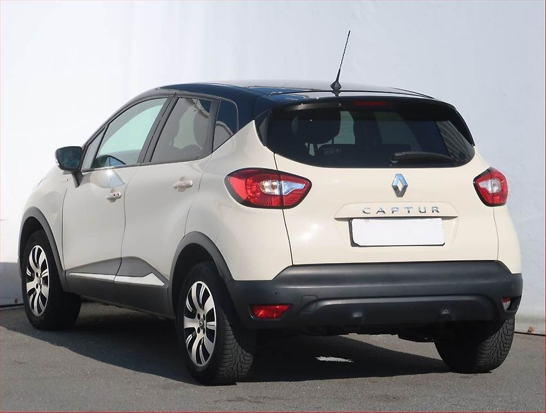 Renault Captur (2017) Limited 1.2 TCe, Serv.kniha - fotka 4 z 19