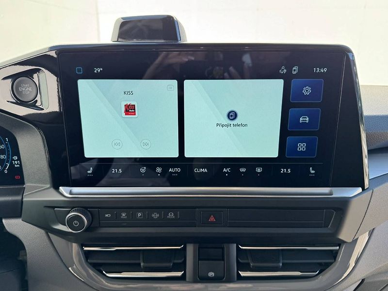 Volkswagen Caravelle (2026) 17kWh Life DR 2,5TSI - fotka 12 z 23