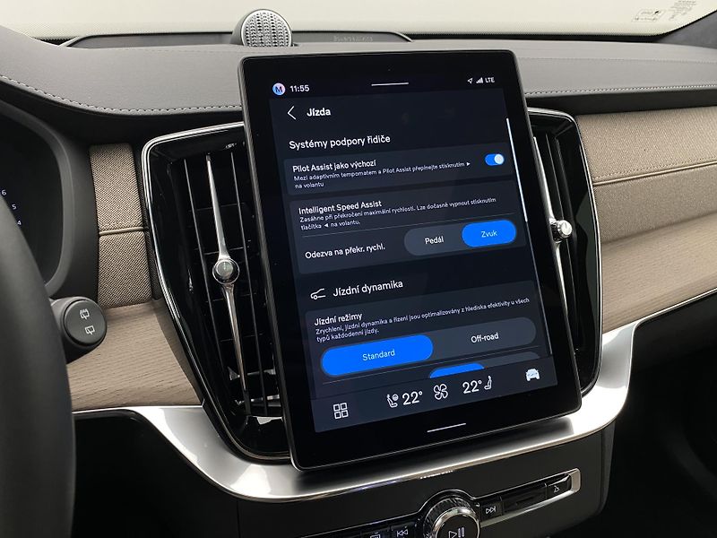 Volvo XC90 B5 AWD DARK ULTRA AUT CZ 7m - fotka 50 z 66