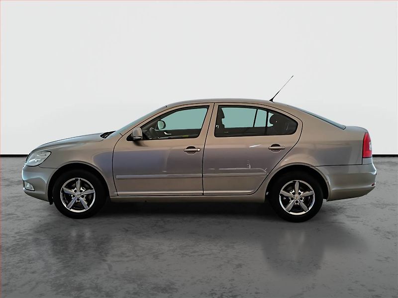 Škoda Octavia (2010) Ambiente 1.6 TDI, Serv.kniha - fotka 3 z 13