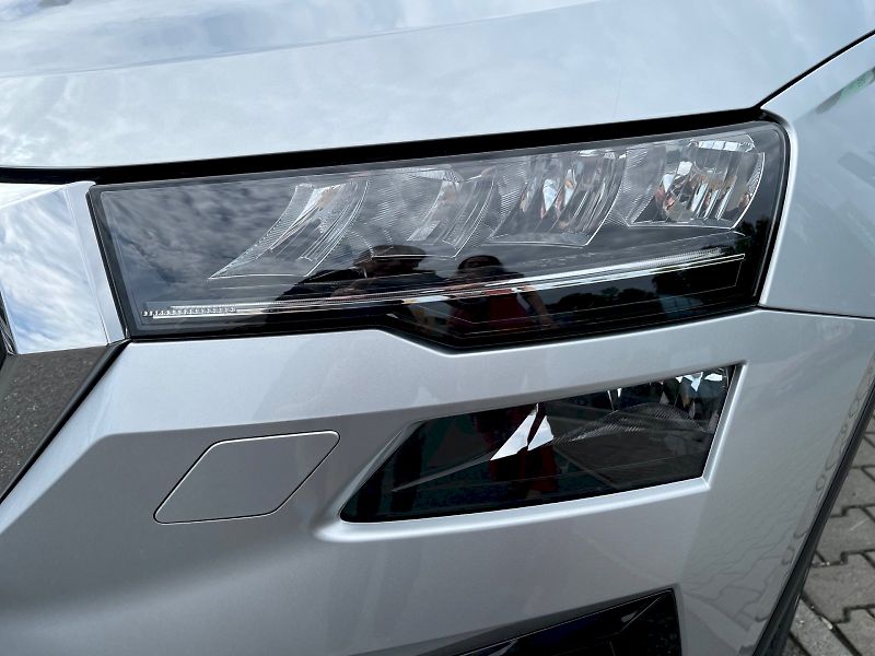 Škoda Karoq (2025) SELECTION 1.5 TSI DSG - fotka 28 z 30