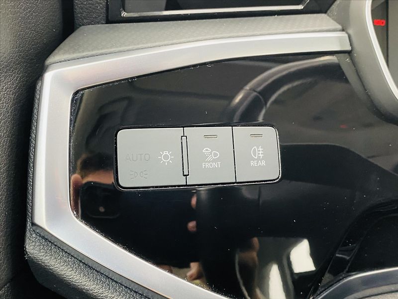 Audi Q3 2,0 40 TFSI  Quattro - fotka 12 z 26