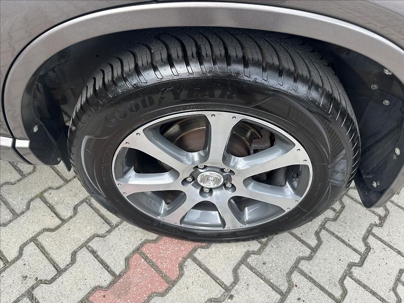 Honda CR-V 2,0 4x4 Executive TAŽNÉ TOP - fotka 25 z 26