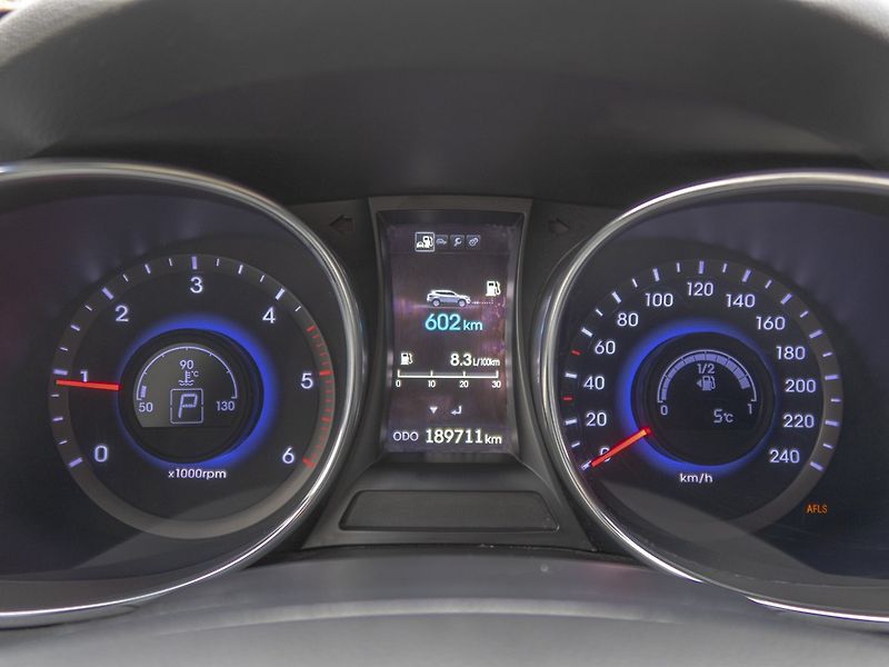 Hyundai Santa Fe (2013) ČR 11/13 2.2D 145KW – VÝBAVA - fotka 28 z 61