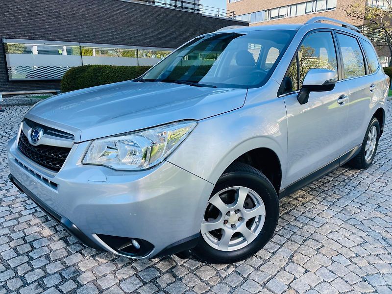 Subaru Forester 2.0i 4x4 AUT TAŽNÉ SERVISKA - fotka 2 z 43