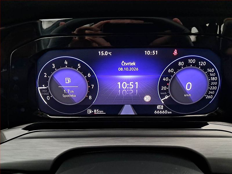 Volkswagen Golf (2022) 1.5 TSI - fotka 11 z 21