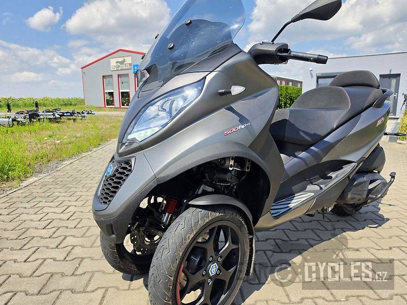 Piaggio MP3 500 (2022) - fotka 9 z 16