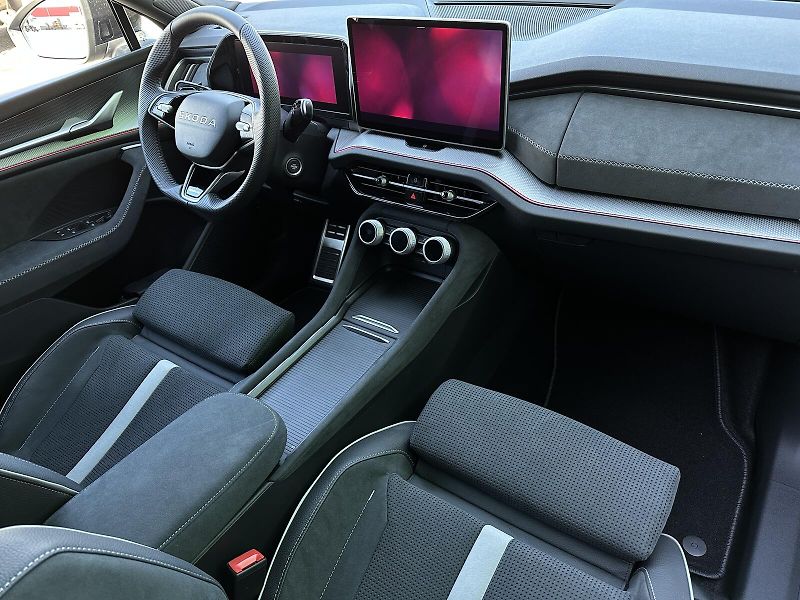 Škoda Kodiaq Sportline 2.0TDi 4x4 DSG 193PS - fotka 48 z 54