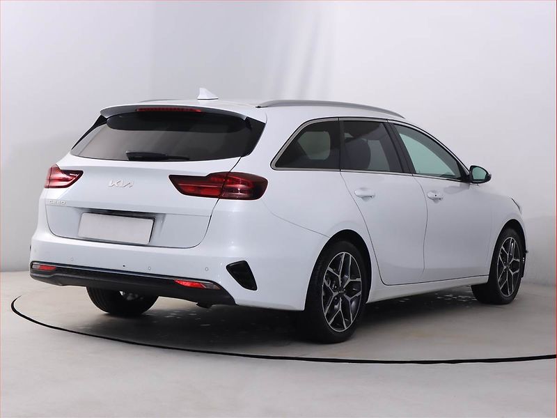 Kia Ceed (2025) 1.5 T-GDI - fotka 5 z 24