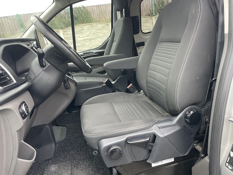 Ford Transit 2.0TDCi 130PS CONECT KARMANN - fotka 78 z 185