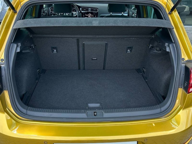Volkswagen Golf (2018) 1.4 TSI R-Line - fotka 16 z 32