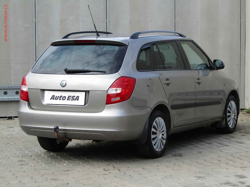 Škoda Fabia (2009) 1.2 HTP, ČR, AC, tažné - fotka 4 z 17