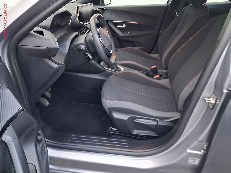 Peugeot 2008 (2023) 1.2 PT, 1.maj,ČR, Active - fotka 9 z 16