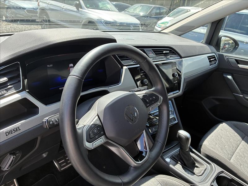 Volkswagen Touran 2,0 TDI ,7 MÍST,TAŽNÉ,KAMERA - fotka 9 z 35