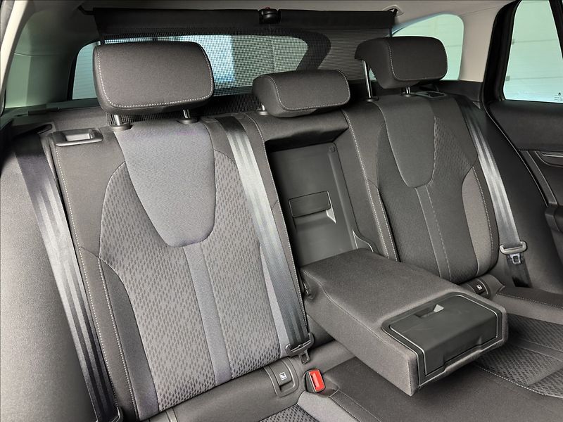 Škoda Octavia 1,4 TSi  iV DSG Style Virtual - fotka 14 z 49