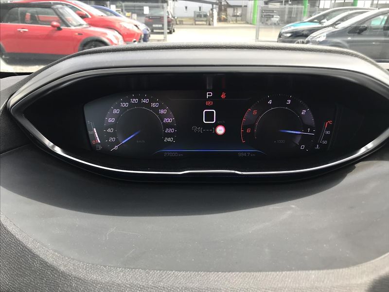 Peugeot 3008 1,5 1.5 BlueHDI 130 EAT8 96kw - fotka 16 z 27
