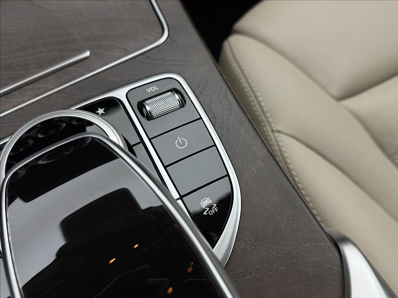 Mercedes-Benz GLC 2,0 DPH 4X4 LED KŮŽE 2XKOLA CZ - fotka 25 z 43