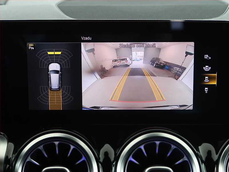 Mercedes-Benz GLB (2021) 250 4MATIC - fotka 23 z 28