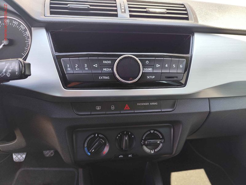 Škoda Fabia (2016) 1.2 TSI, ČR, servis.kniha, AC - fotka 11 z 18
