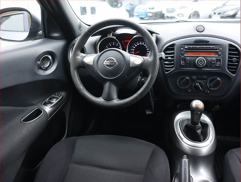 Nissan Juke (2014) 1.6 i, Park. senzory - fotka 7 z 16
