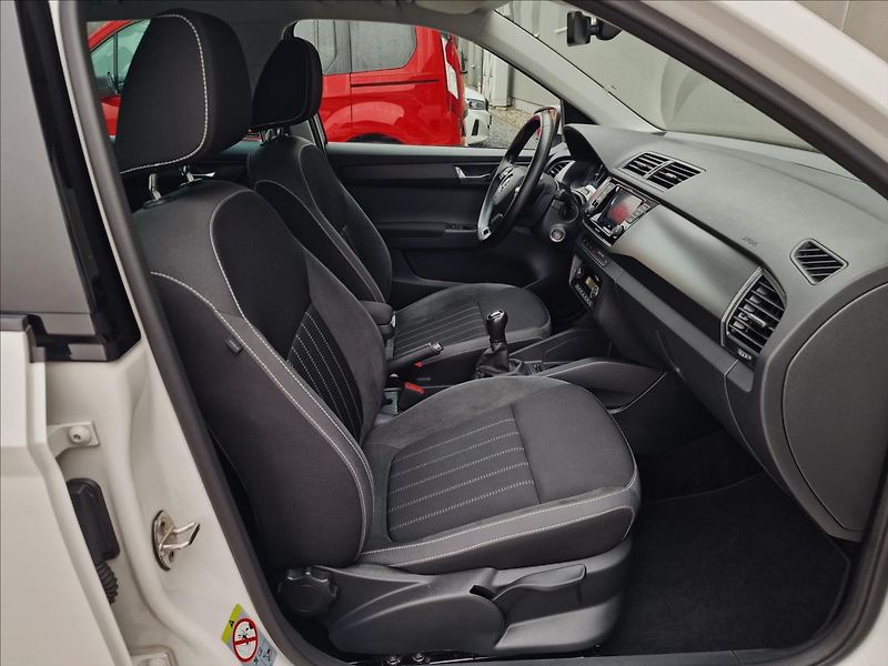 Škoda Fabia 1.0TSI Style, původ ČR,1.Maj. - fotka 14 z 48
