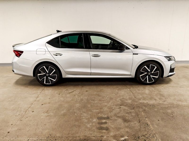 Škoda Octavia (2025) 1.5 TSI 110 kW Sportline - fotka 28 z 32