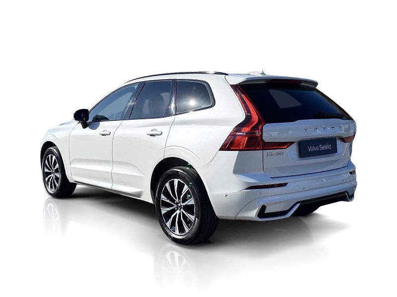 Volvo XC60 B5 AWD // PLUS DARK // 1.maj.  - fotka 3 z 44
