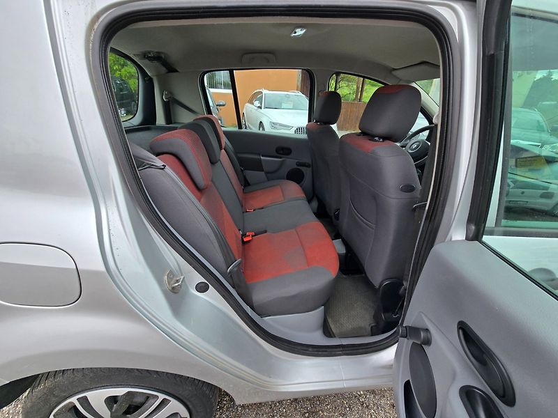 Renault Modus (2007) 1.2 55KW klima 2 - fotka 19 z 23