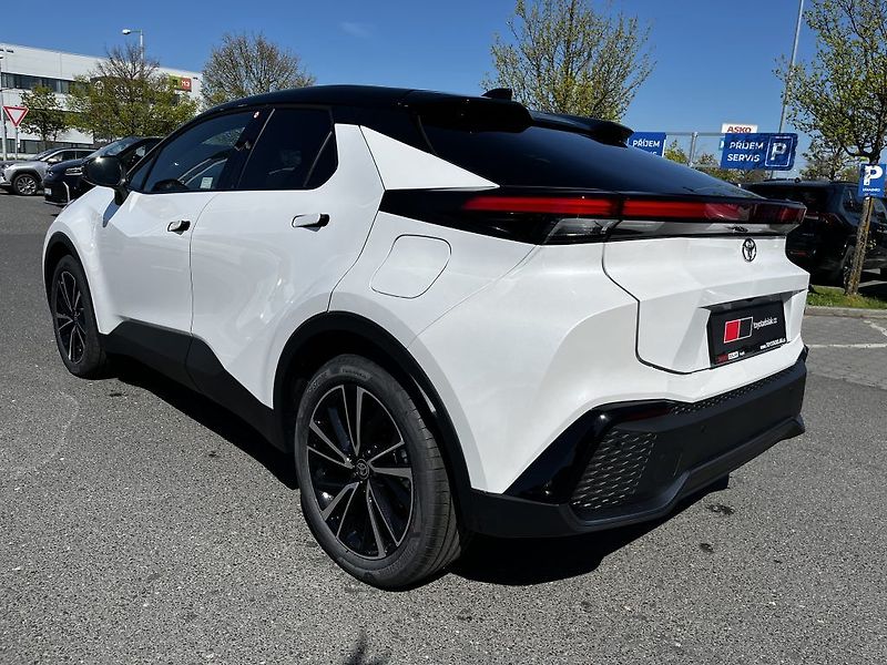 Toyota C-HR 2.0 Plug-in Hybrid Executive - fotka 9 z 34