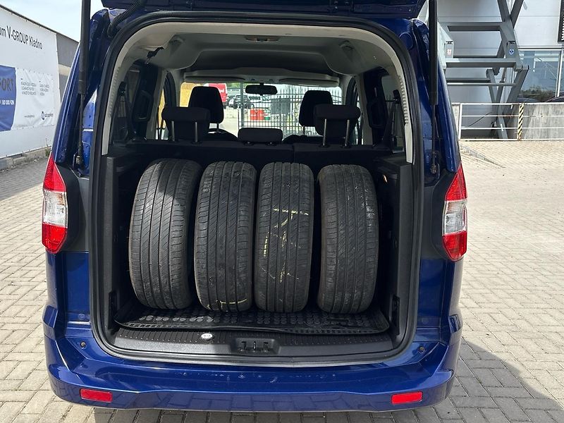 Ford Tourneo Courier (2017) 1.0 EcoBoost 74kW - fotka 14 z 34