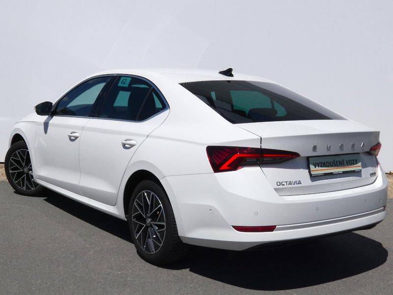 Škoda Octavia (2023) Style Plus 1,5 TSI DSG - fotka 13 z 30