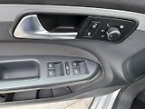 Volkswagen Touran (2012) Trendline 1.6 TDI 77kW - náhled 27