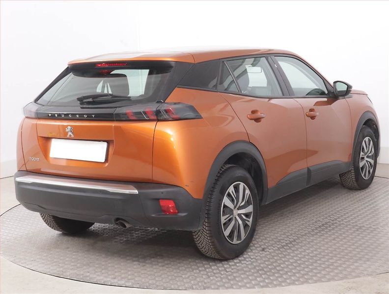 Peugeot 2008 (2022) Active 1.2 PureTech - fotka 5 z 15